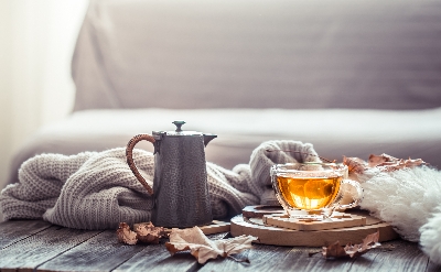 Je čaj považován za tekutinu, jež Vás bude hydratovat? Jak si stojí v porovnání s jinými nápoji?