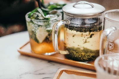 Víte, co pijete? Jaký je ten pravý rozdíl mezi černým a zeleným čajem?